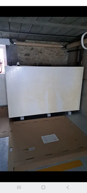DEPOSE D'UNE CUVE DE 2000 LITRES