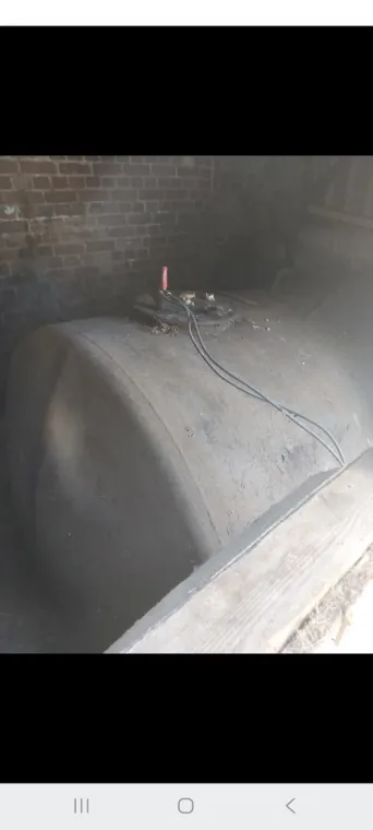DEPOSE D'UNE CUVE DE 3000 LITRES