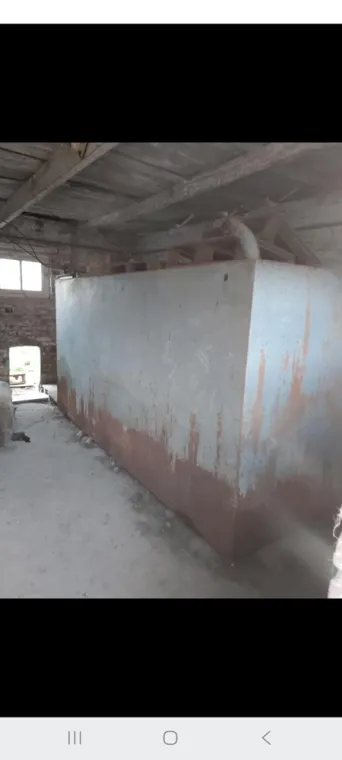 DEPOSE D'UNE CUVE DE 4000 LITRES