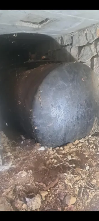 DEPOSE D'UNE CUVE DE 1500 LITRES