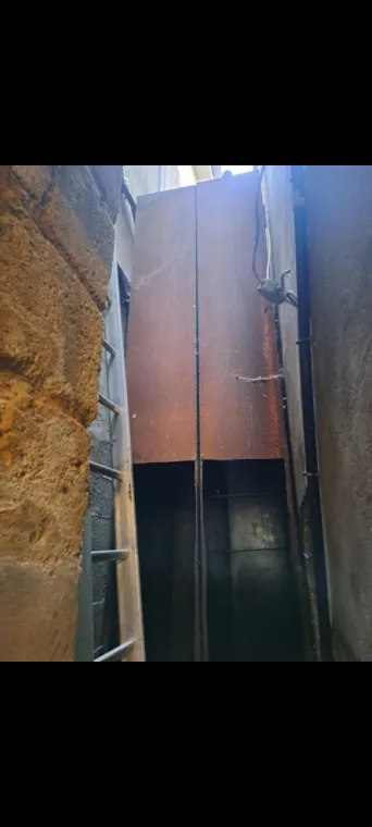 DEPOSE DE DEUX CUVES DE 3000 LITRES