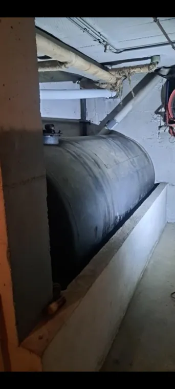 DEPOSE D'UNE CUVE DE 3000 LITRES
